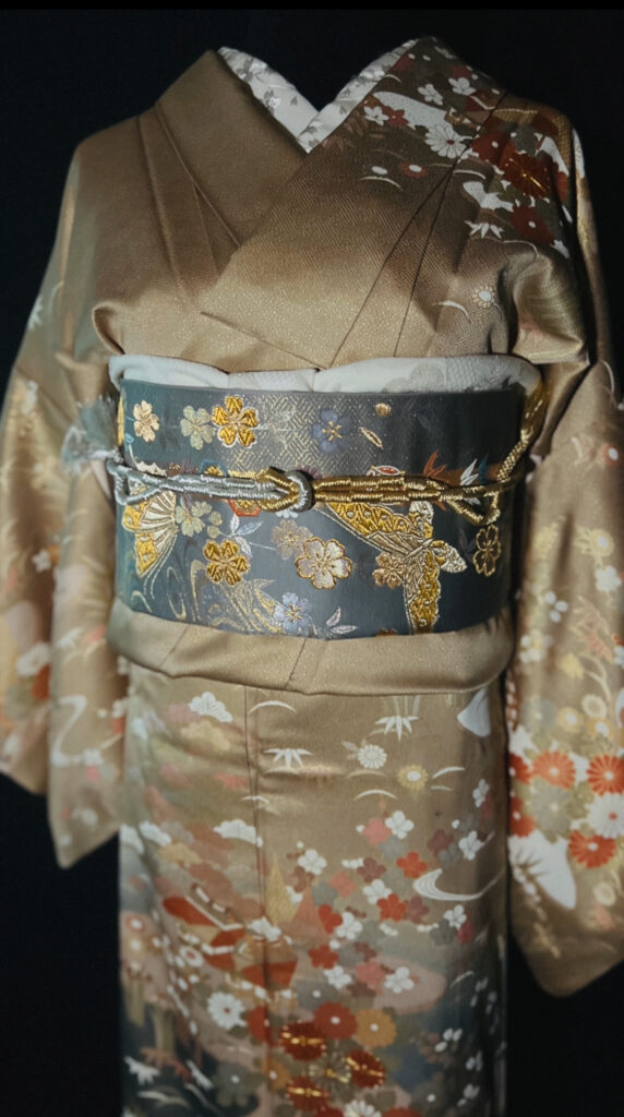 蝶柄の帯のアップ（祖母が好んだモチーフ）