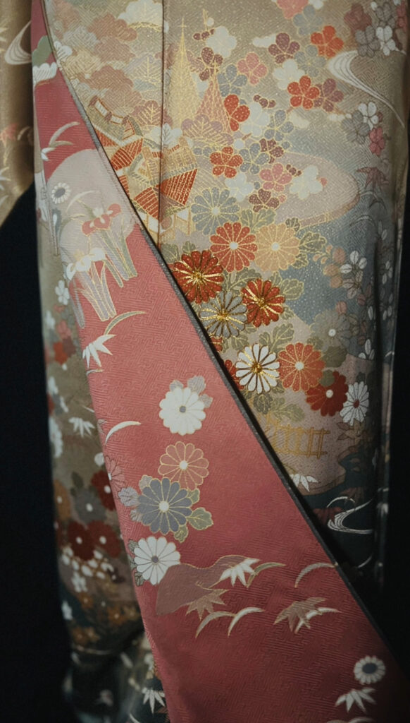 八掛（ピンク）と裏側の意匠