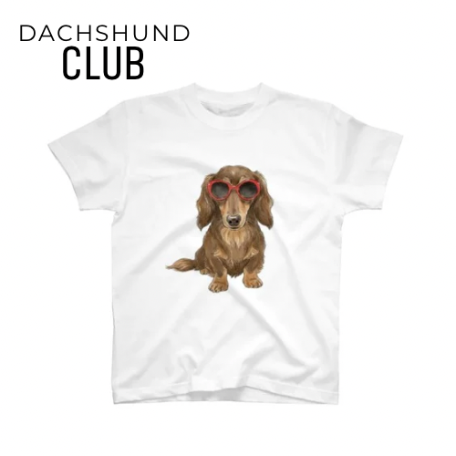 白いTシャツに赤いサングラスをかけたダックスフンド「ルーちゃん」をプリントしたDACHSHUND CLUBのオリジナルTシャツ