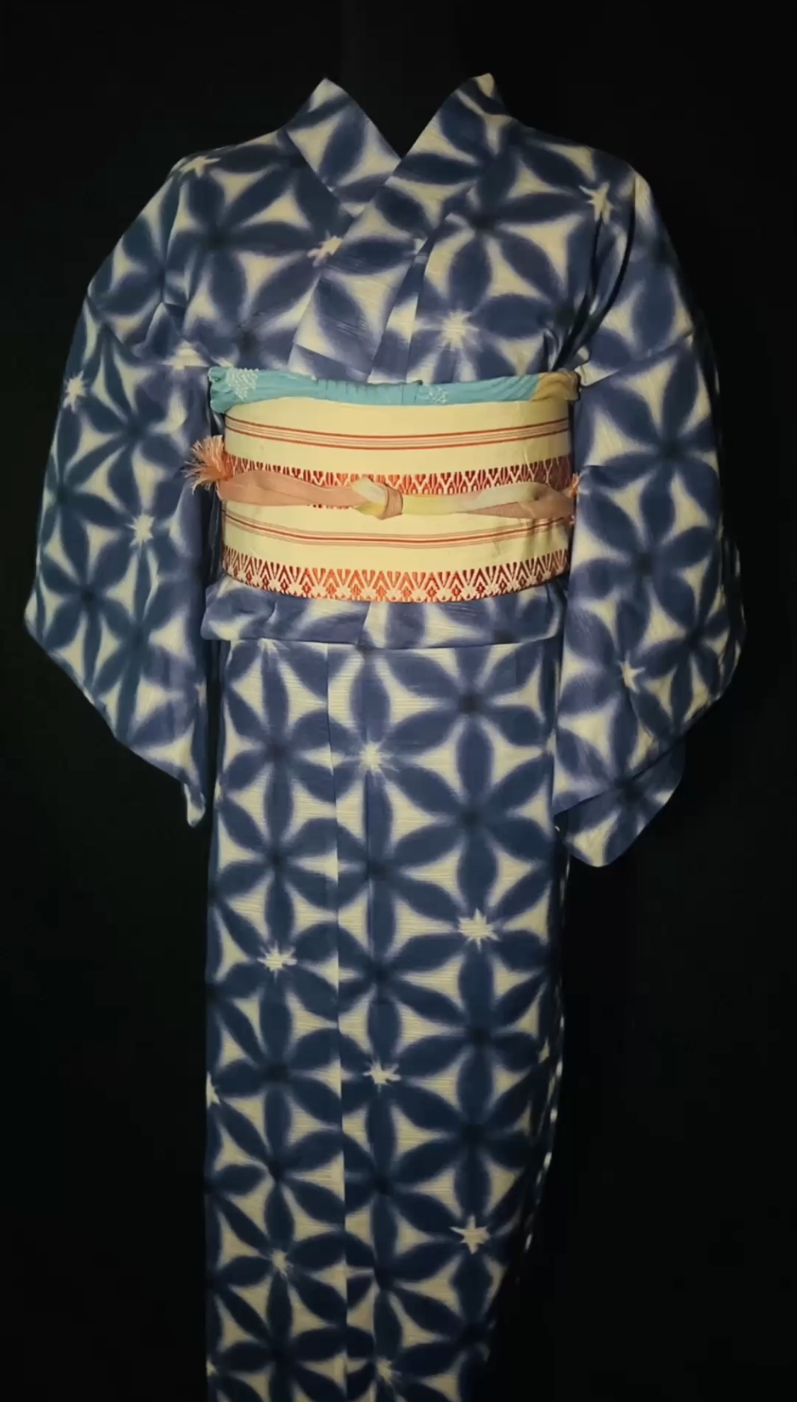 藍色と白の七宝柄浴衣に博多織名古屋帯を合わせた祖母の夏の和装コーディネート